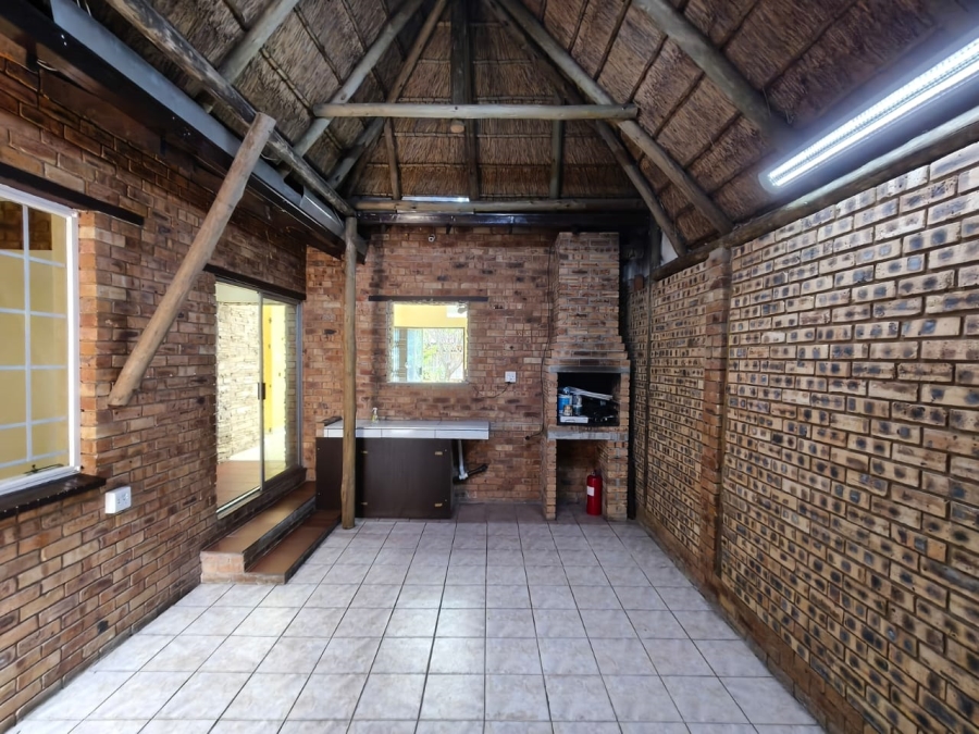 3 Bedroom Property for Sale in Safari Gardens North West